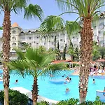 Kemal Bay
